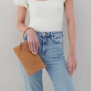 HOBO SABLE WRISTLET
In Cedar Crackle Print